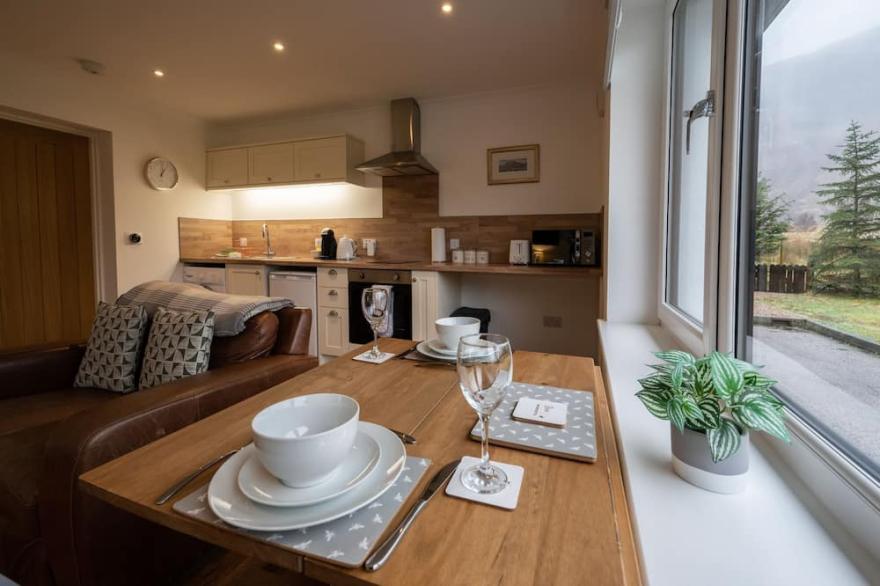 Achintee Cottages No 1  -  an apartment  that sleeps 2 guests  in 1 bedroom