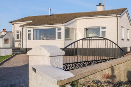 DUNHOLME, pet friendly, country holiday cottage in Trearddur Bay