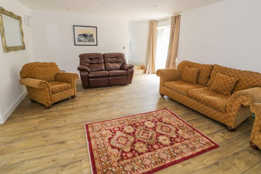 'SGUBOR, family friendly, character holiday cottage in Pentraeth