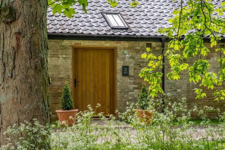 A rural couple's retreat, The Goat Shed offers stunning accommodation for two in a beautiful, bijou