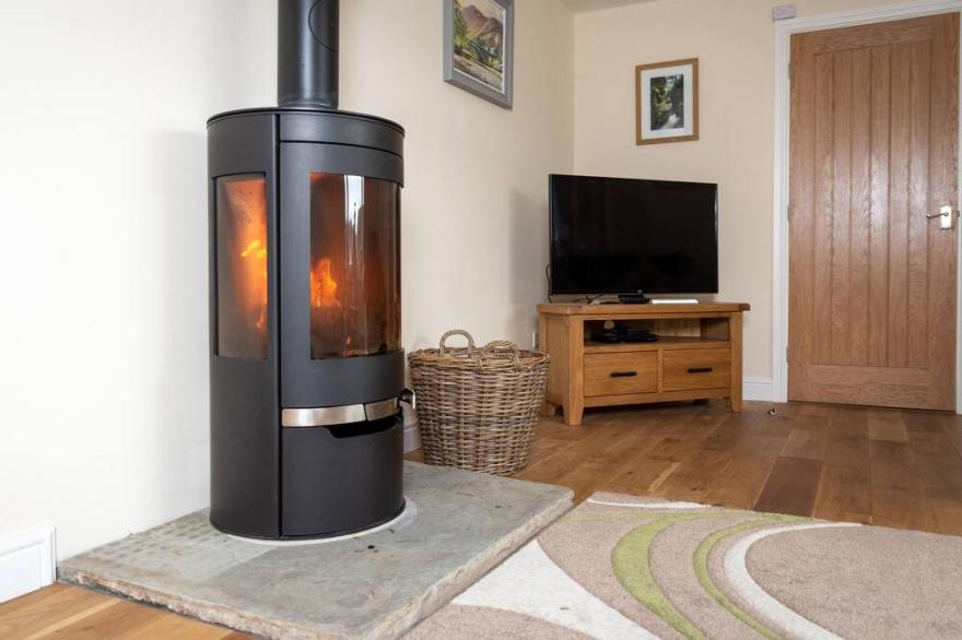 NEW PENY, pet friendly, with hot tub in Llandrindod Wells