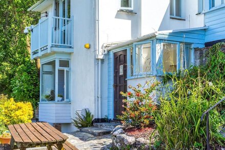 Looe Self Catering, Boutique Holiday Cottage Looe with Spectacular Harbour Views