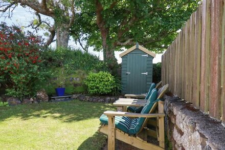 SANCTUARY COTTAGE, romantic, character holiday cottage in St Ives