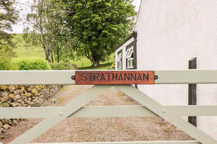 STRATHANNAN, pet friendly, with open fire in Moffat