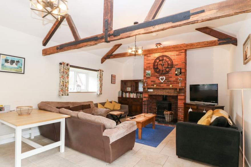 Y BEUDY (THE DAIRY, family friendly in Llanrhaeadr-Ym-Mochnant