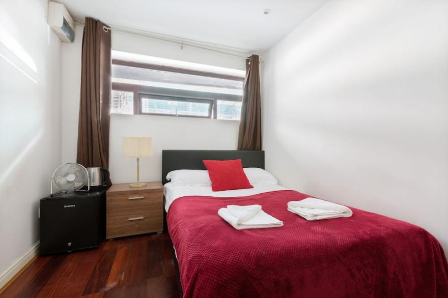 Single room-Economy-Private Bathroom-Street View