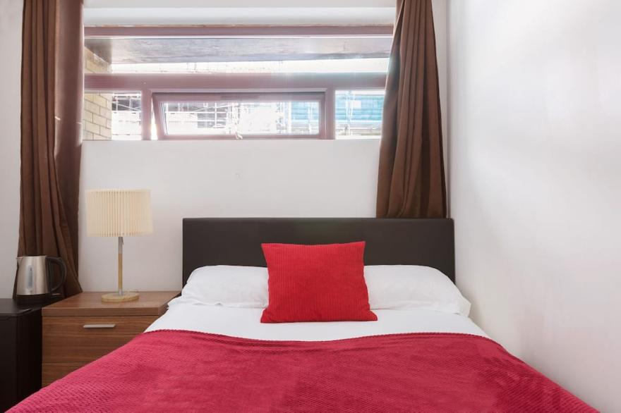 Single room-Economy-Private Bathroom-Street View