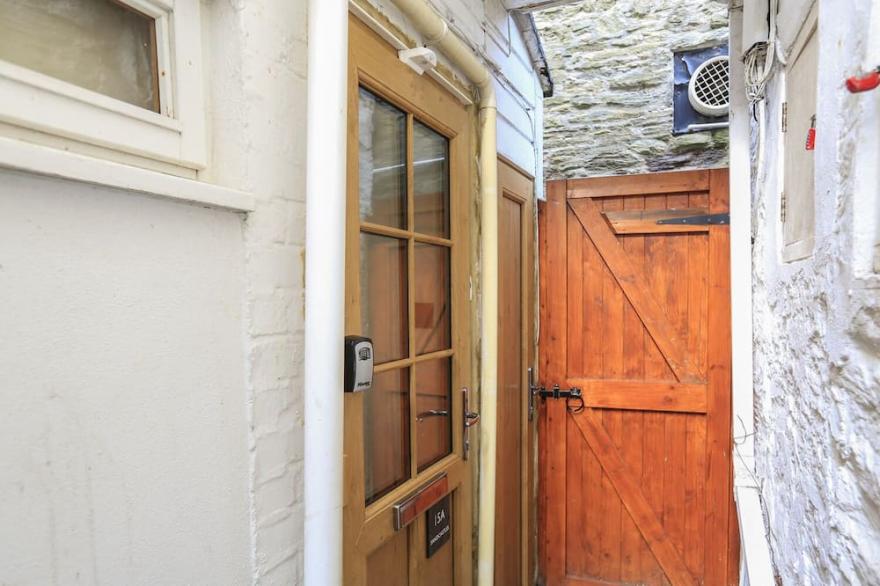 SANDCASTLES 15A FORE STREET, pet friendly in Salcombe