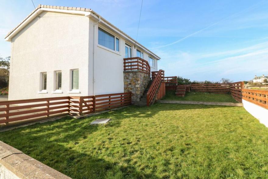 WINDY RIDGE, Family Friendly, With Open Fire In Trearddur Bay