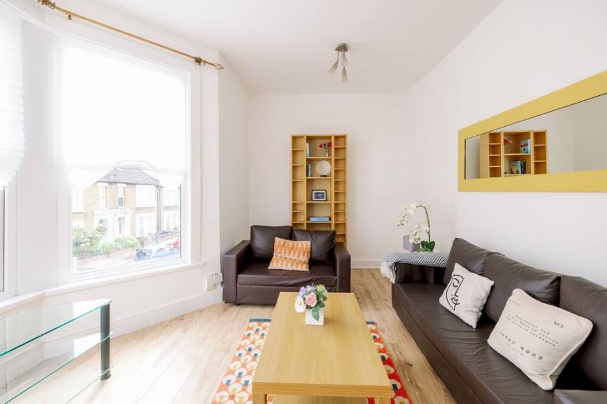 Pass the Keys | Beautiful three storey townhouse in Leyton