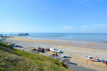 Cromer Sea Cottage - Three Bedroom House, Sleeps 5