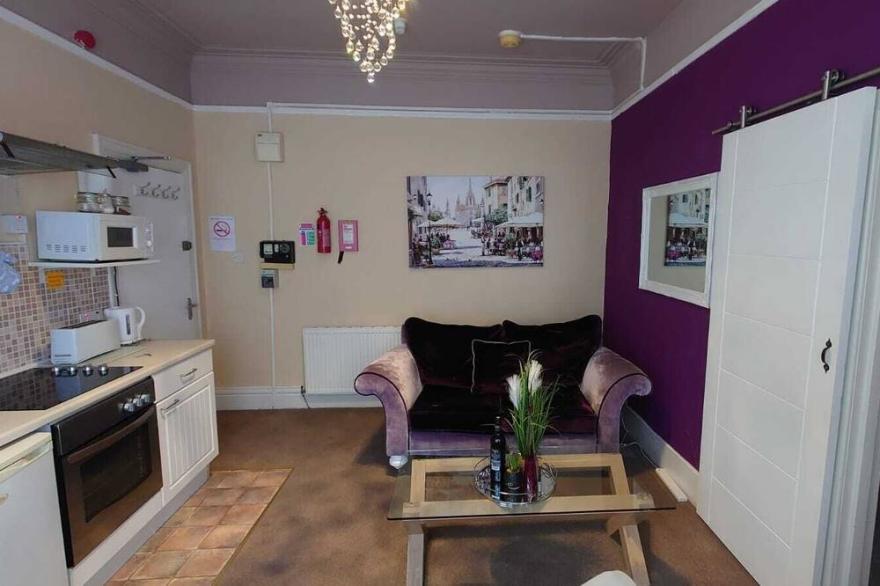 Deluxe One Bed Apartment On Ground Floor Purple Amethyst