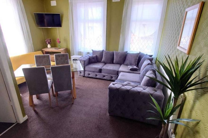 Emerald Green - One bedroom apartment with sea view-Blackpool