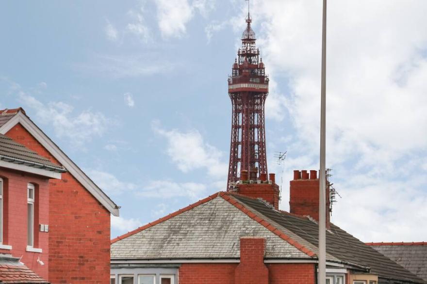 PARK ROAD, Family Friendly, With A Garden In Blackpool