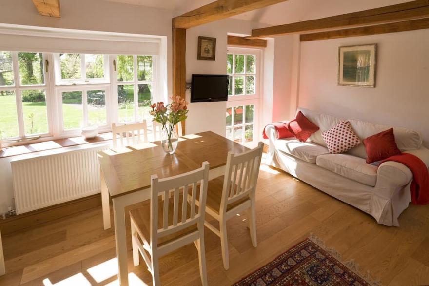***** Stable Cottage ***** Hamptons Farmhouse, Child Friendly Holidays