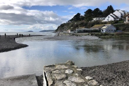 “Seawards”. House with panoramic sea views, set directly above the SW Coast Path