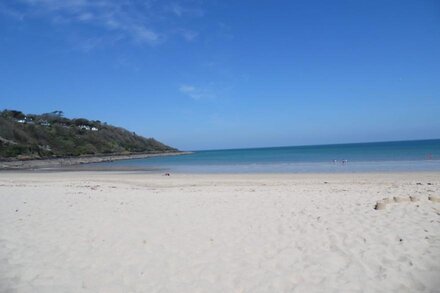 Smashing Seaside Bungalow, Heated Indoor Pool, Bar, & Facilities near St Ives