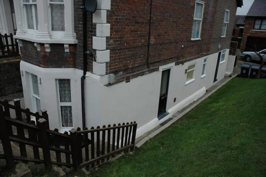 Three Bedroomed Apartment Near Centre Of Tring 'Stones Throw'