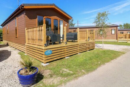 EDEN LODGE - SHERWOOD 21, with pool in South Lakeland Leisure Village