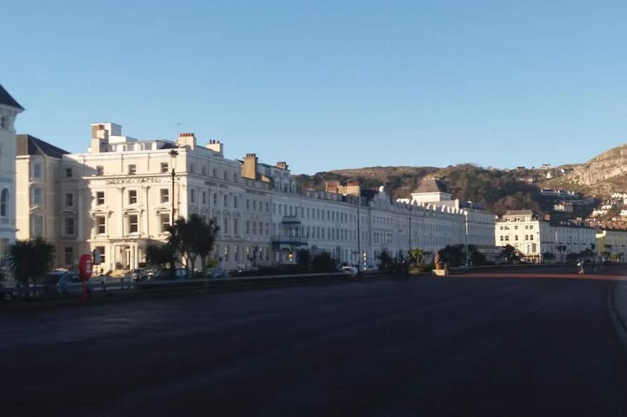 NOAH'S REST, Pet Friendly, Character Holiday Cottage In Llandudno