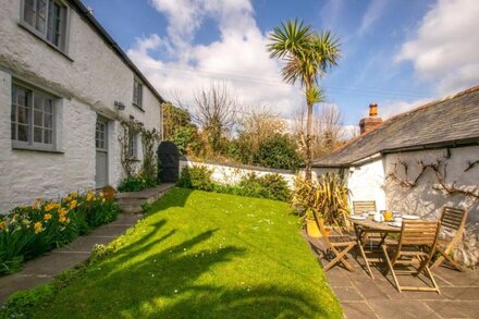 Rose Cottage - Two Bedroom House, Sleeps 4