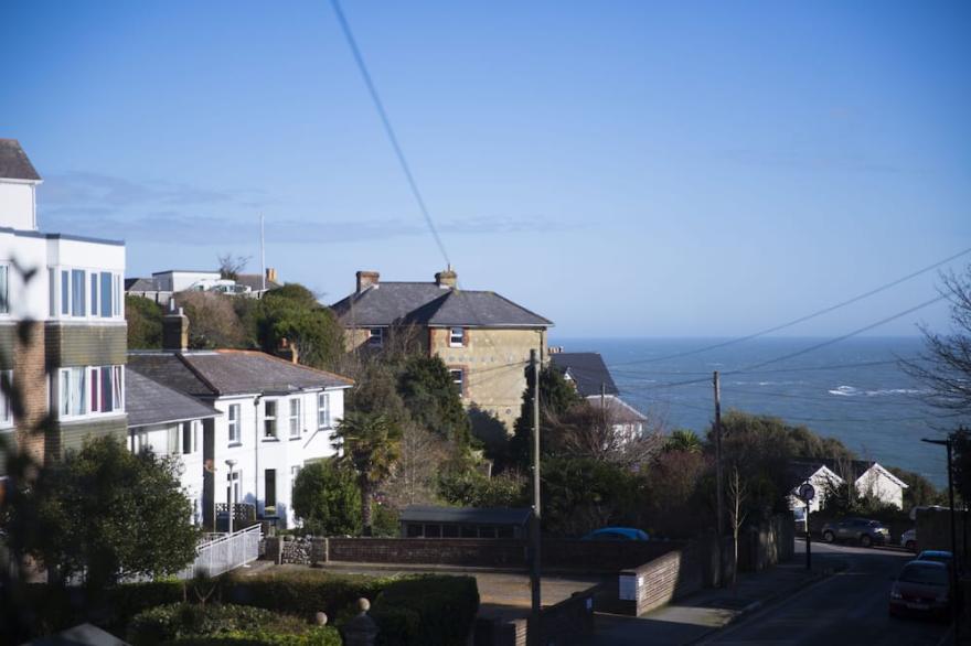 The Pink Door. Elegant 4 Bed Georgian House Views Of The Sea And Downs