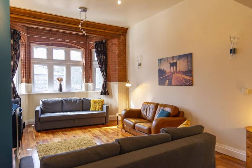 Luxury Apt No 1 - Two Bed Apartment(Sleeps 8)