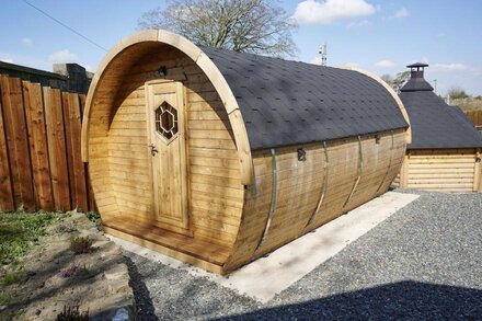 Luxury Bracken Barn shared bathroom