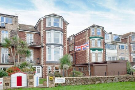 2 bedroom accommodation in Paignton