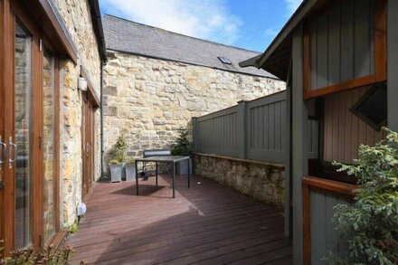 LINKS BARN, family friendly, country holiday cottage in Seahouses