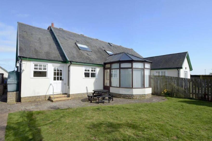 FAIRHAVEN, Pet Friendly, Country Holiday Cottage In Alnmouth
