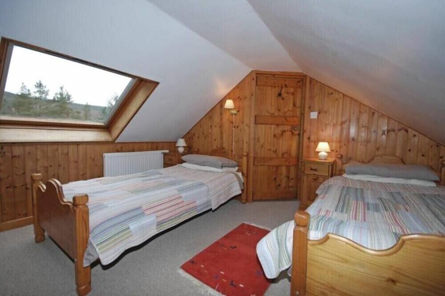 THE OLD SCHOOL HOUSE, pet friendly, with open fire in Rochester