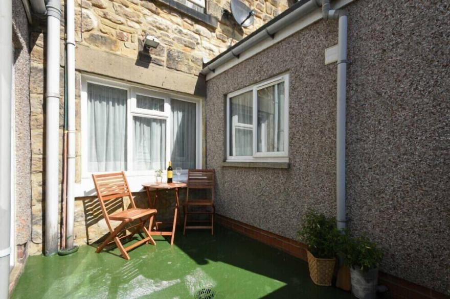 SEAVIEW COTTAGE (AMBLE), Family Friendly In Amble