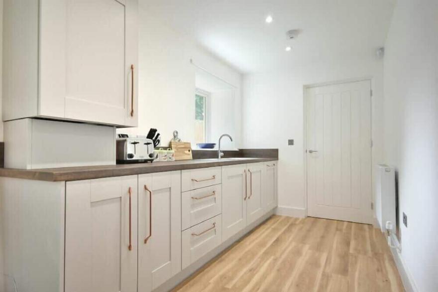 THE LODGE (ALNWICK), pet friendly in Alnwick