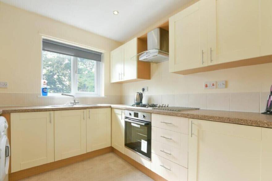 DECKED OUT, pet friendly, country holiday cottage in Alnmouth