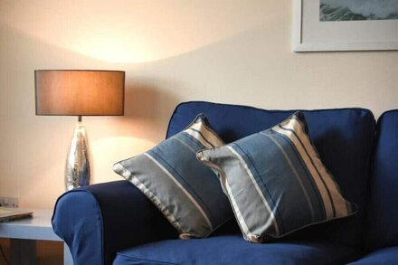 BEACHCOMBER APARTMENT, pet friendly, with a garden in Bamburgh