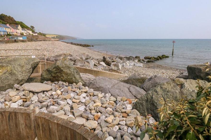 SWN Y MOR, Pet Friendly, Luxury Holiday Cottage In Amroth