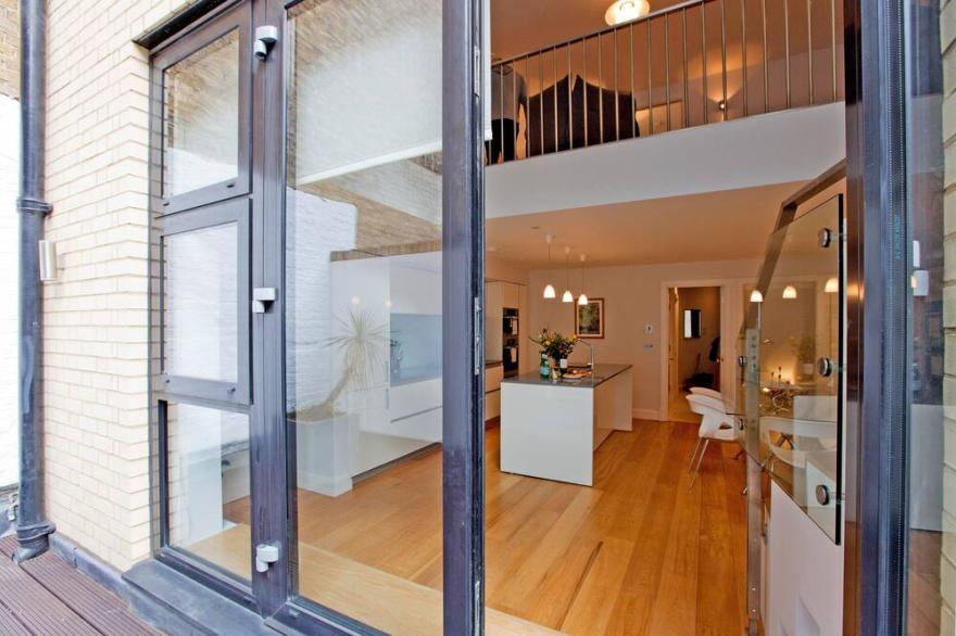 Three Bedroom Mews House In Marylebone