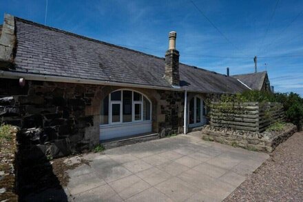 THE ARCHES, pet friendly, with open fire in Bamburgh