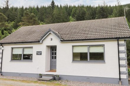 ROWAN BANK, family friendly in Spean Bridge