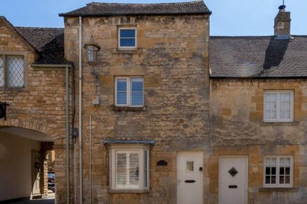 Pass the Keys | Stunning 17th century 3 bedroom cottage