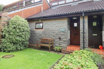 WATERS EDGE, pet friendly in Embleton