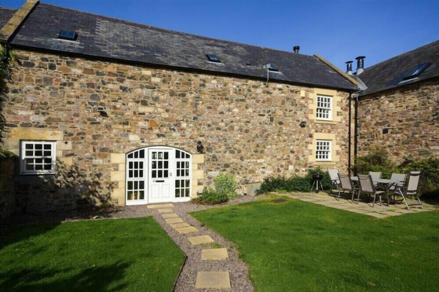 BUDLE GRANARY, Pet Friendly, Country Holiday Cottage In Bamburgh