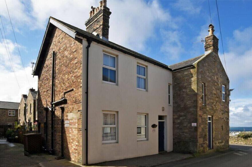 THE WATCH HOUSE, pet friendly in Seahouses