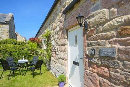 LAVENDER COTTAGE (VILLAGE FARM), pet friendly in Seahouses