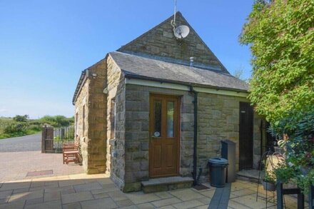 MOSSYFORD COTTAGE, pet friendly, country holiday cottage in Alnwick