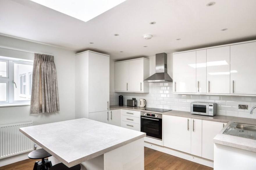 Stylish Marylebone 2BR nr Underground, by Blueground