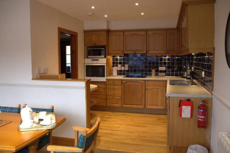 Loch Rannoch Highland Club, Lochside Lodge 2
