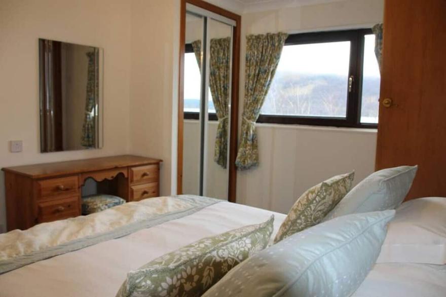 Loch Rannoch Highland Club, Lochside Lodge 2