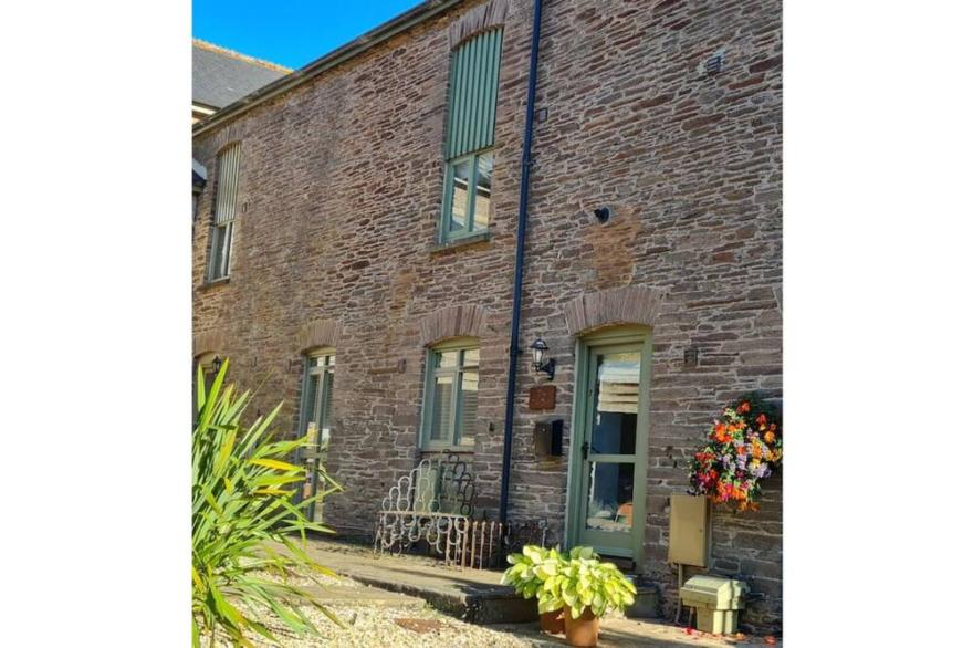 Spacious South Hams barn conversion close to coast